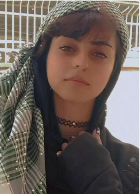 Uzun bir aranın ardından İran'dan iyi haber: 16 yaşındaki Sonya Şerifi'nin idam kararından dönüldü