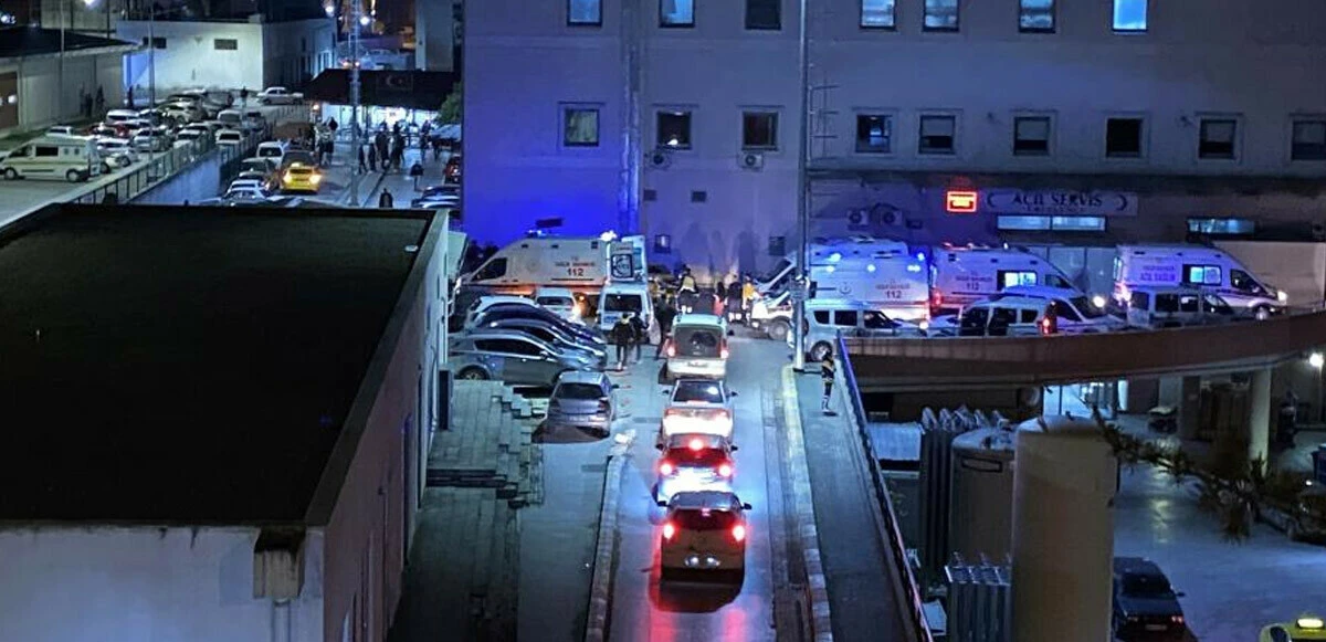 Eğlence mekanlarının önünde silahlar konuştu: 1’i ağır 4 <a href=