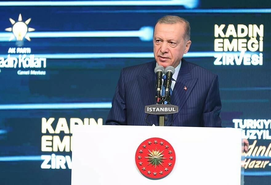 Son dakika! Cumhurbaşkanı Erdoğan 'evlatlarımız için büyük tehlike' diyerek uyardı: LGBT bizim kitabımızda yok