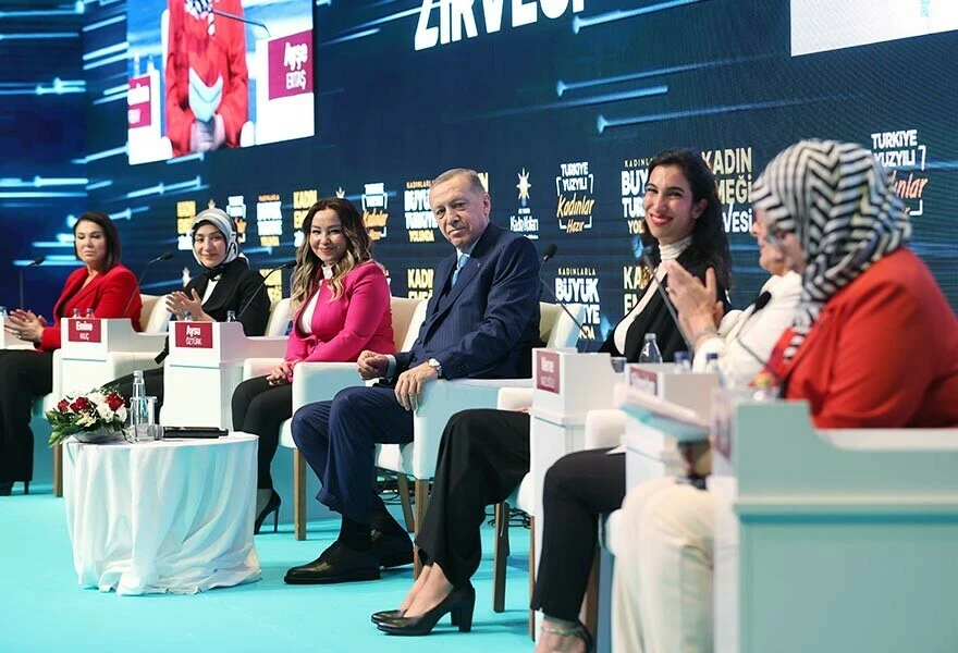 Son dakika! Cumhurbaşkanı Erdoğan 'evlatlarımız için büyük tehlike' diyerek uyardı: LGBT bizim kitabımızda yok