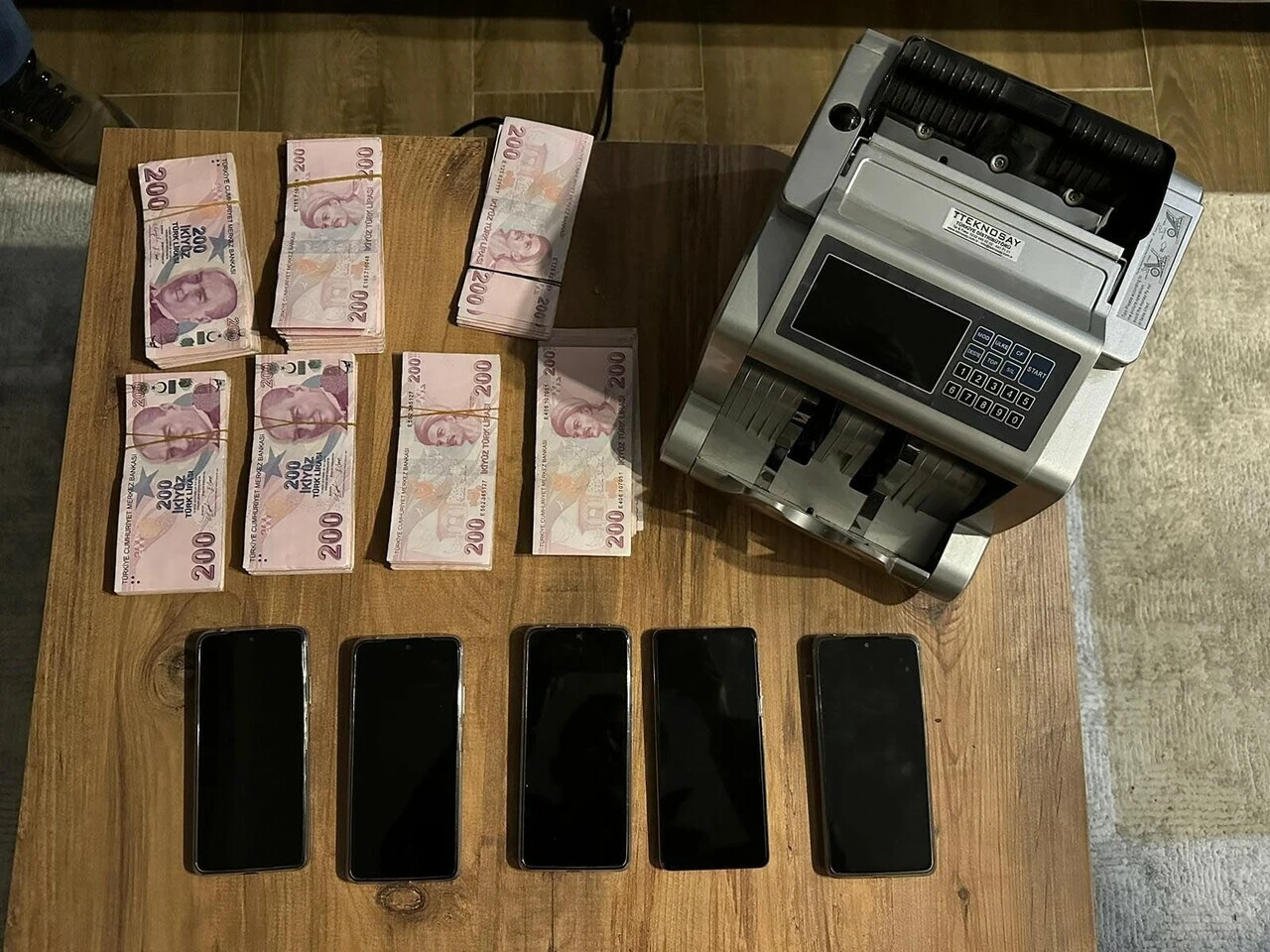 İkizlerden 37 milyonluk vurgun: Para karşılığı kimlik bilgisi satın aldılar, banka hesabı oluşturdular...