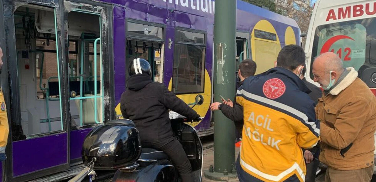 Son dakika! İstanbul'da tramvay kazası: Çok sayıda yaralı var