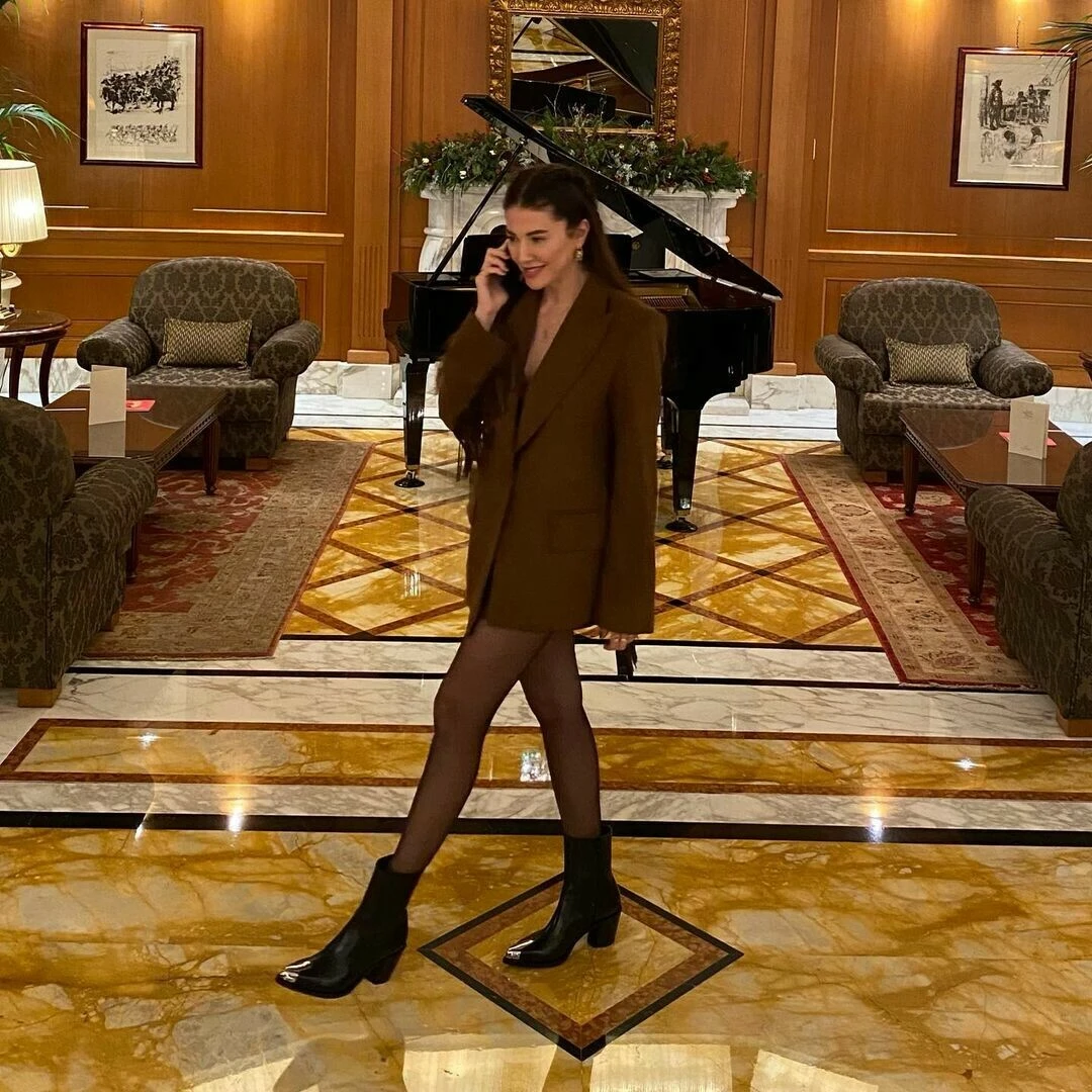 Kıvanç Tatlıtuğ'un eşi Başak Dizer'e aşk dolu mesajı sosyal medyada gündem oldu!