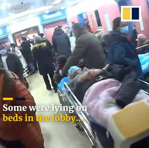 Çin'den korkutucu görüntüler: Covidliler ölenlerin yanında tedavi ediliyor hastaneler dopdolu