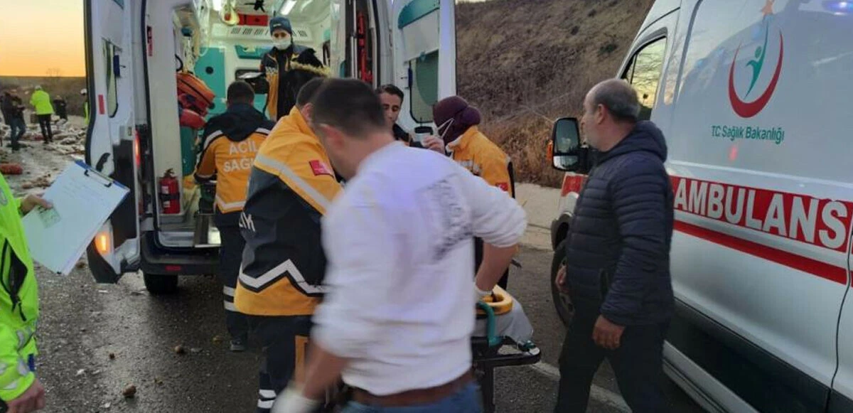 Son dakika! Tekirdağ'da kamyon ile otobüs çarpıştı: 1 ölü, 2 yaralı