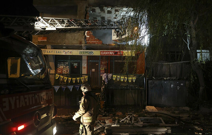 Avcılar’da kiracı vahşeti: Ev sahibiyle tartıştı, önce evi boşalttı sonra ateşe verdi