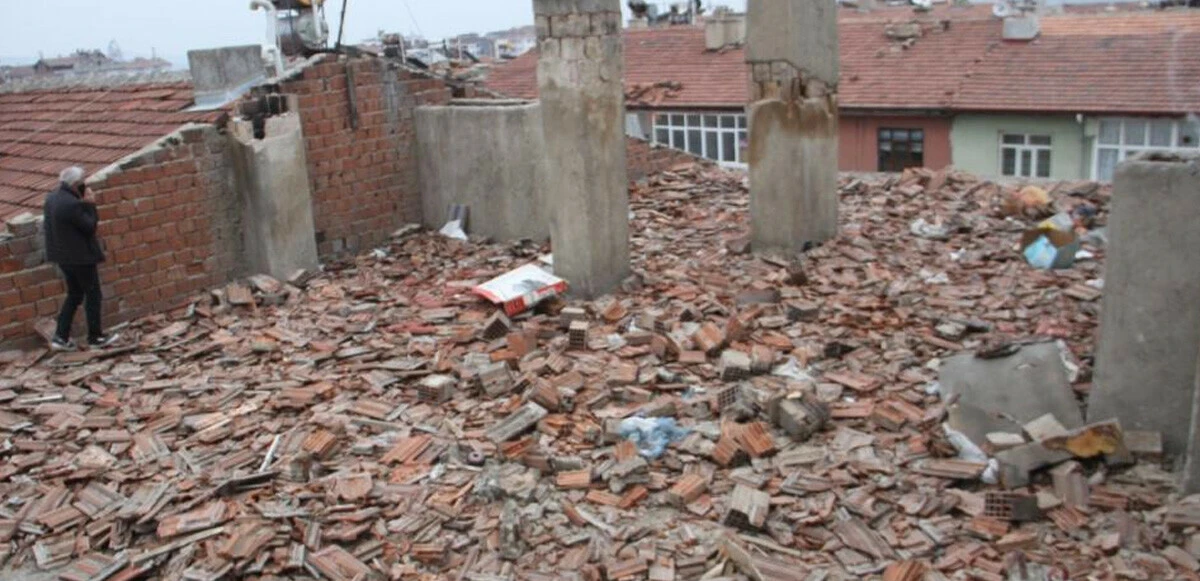 15 gündür işe gitmiyor, karısıyla hırsız nöbeti tutuyor: Param pulum yok ama gece yatamıyorum