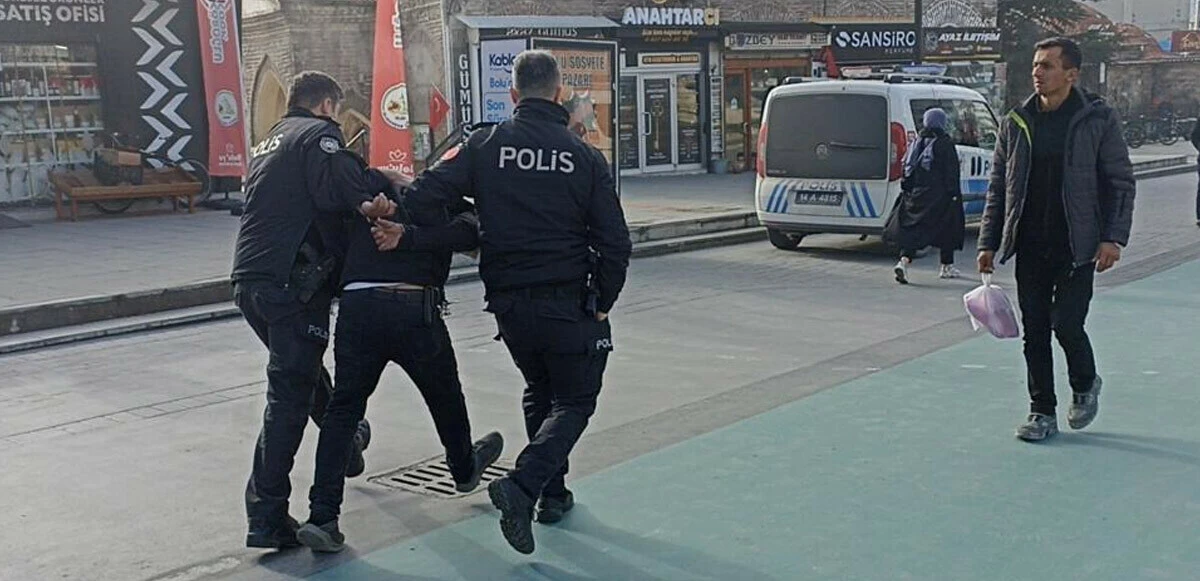 Bolu Belediyesi'nde hareketli dakikalar! Tanju Özcan'a bıçaklı saldırı girişimi: Bir süredir tehdit alıyordum