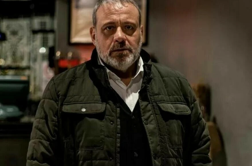 Camdaki Kız <a href=