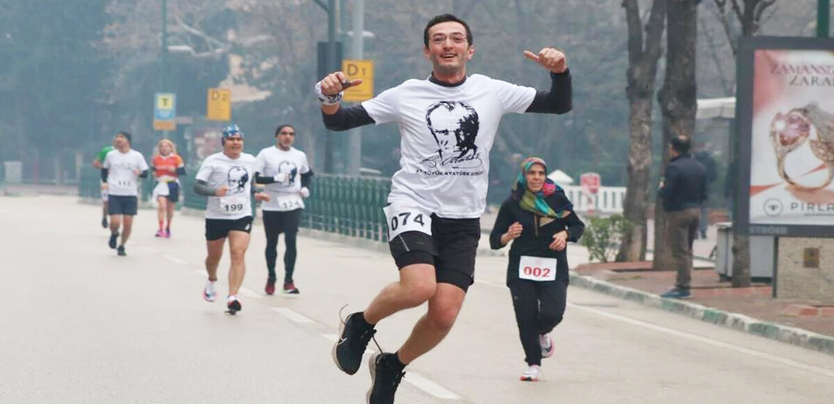 Gençlere taş çıkarttı, 82 yaşında gümüş madalyanın sahibi oldu