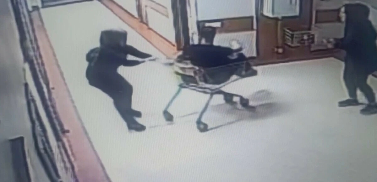 Yoğun bakım ünitesi önünde yaptıkları pes dedirtti! Sağlık çalışanları Tik Tok videosu çekti