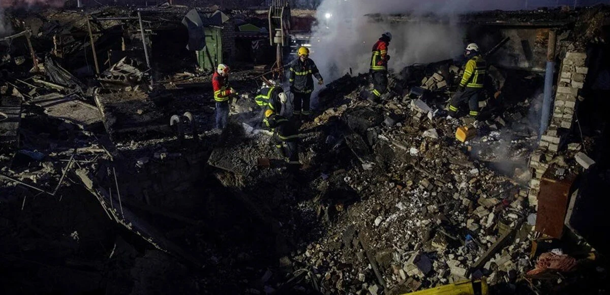 Rusya'nın onlarca İHA'sı düşürüldü! Zelenskiy: Bağımsızlığımızı elimizden alamayacaklar!