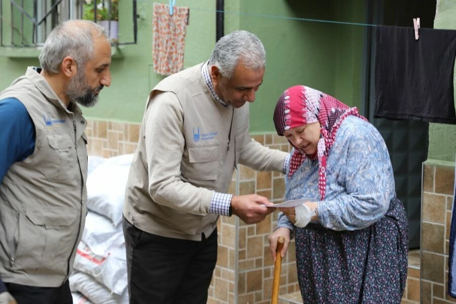 Sadakataşı yurtiçi kış yardımlarını sürdürüyor
